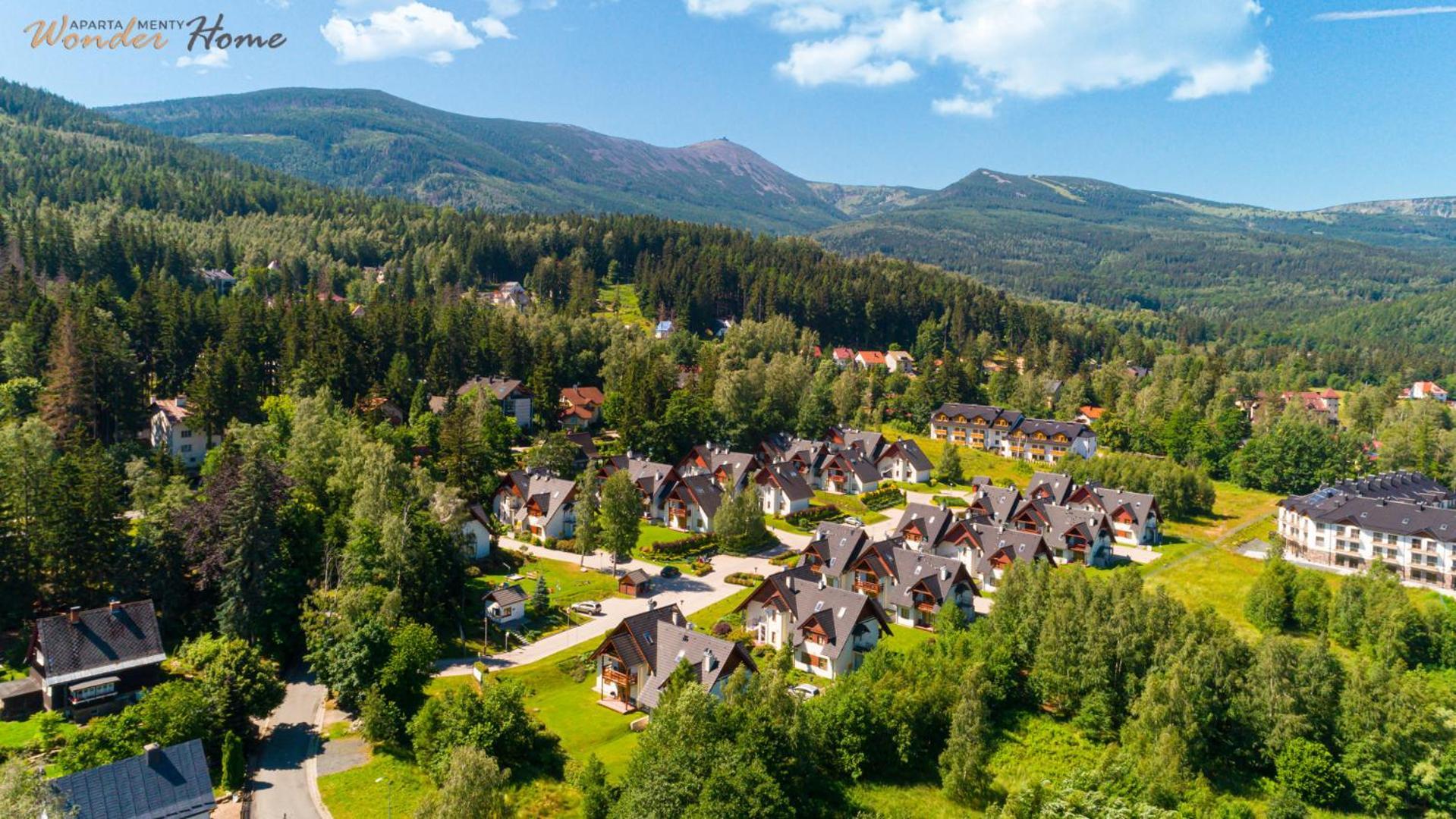 Wonder Home - Domki Gorskie Na Osiedlu Dozorowanym, Z Kominkami I Placem Zabaw Karpacz Exterior photo